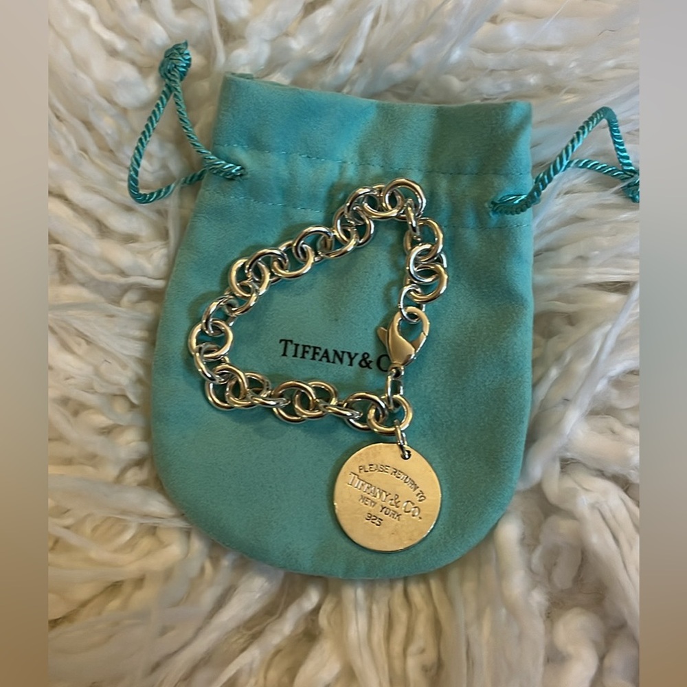 Women’s vintage return to Tiffany toggle silver bracelet